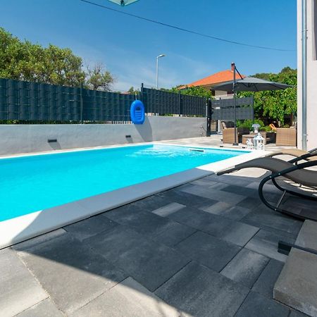 Modern Apartment With Private Pool Bibinje Exterior foto